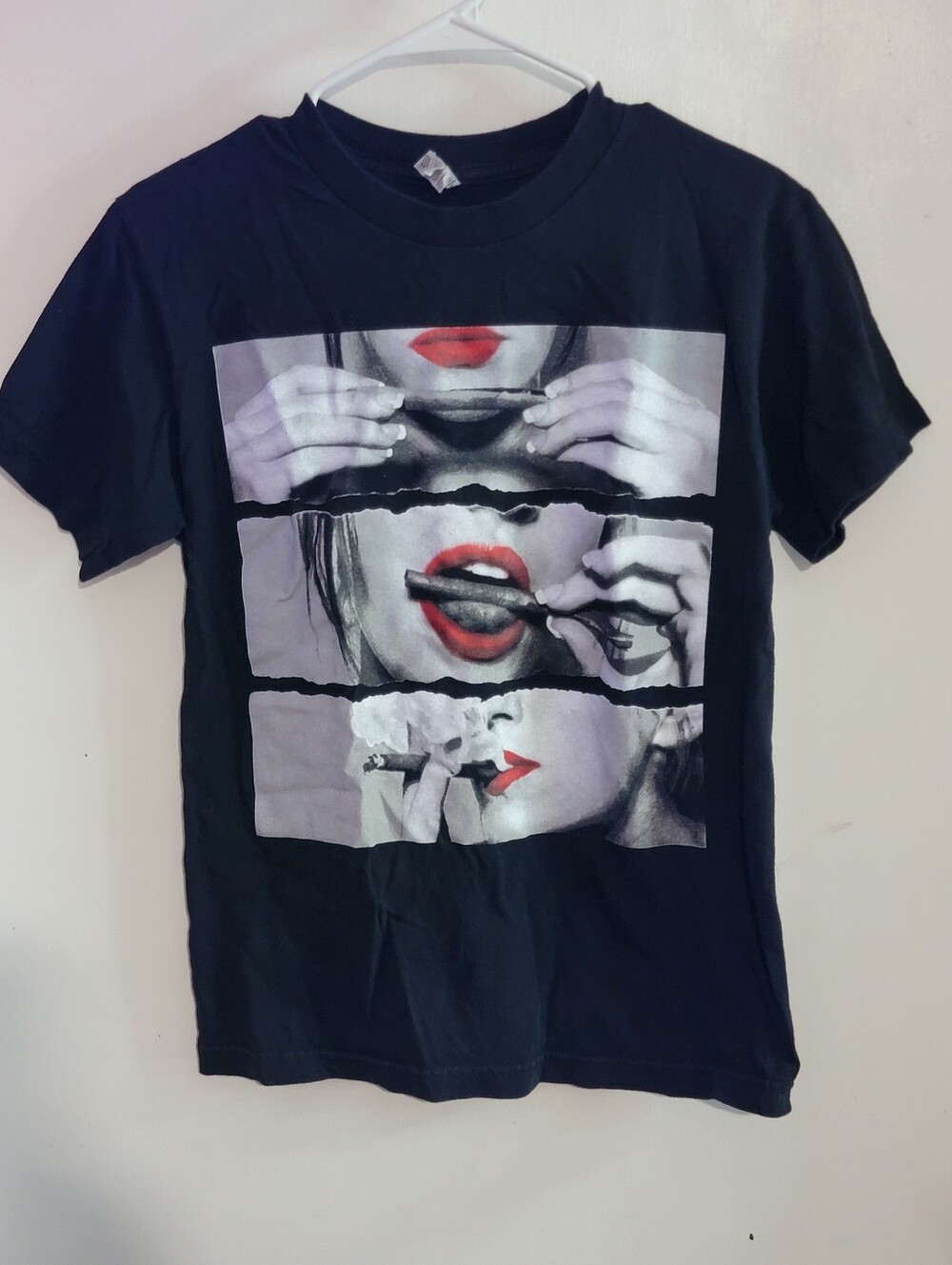 Black Graphic Tee with Red Lip Print Blunt